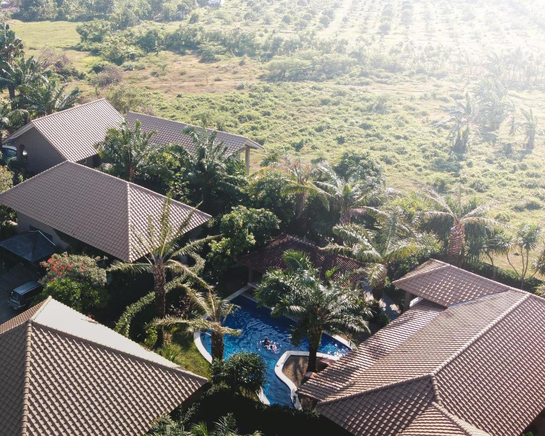 Coconut Lodge Resort Jepara Εξωτερικό φωτογραφία